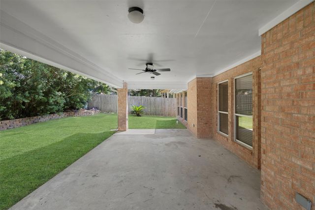 3030 Hemingway Drive, Montgomery, TX 77356