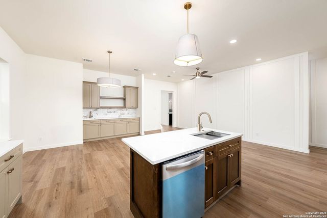 1947 W French Pl, San Antonio, TX 78201