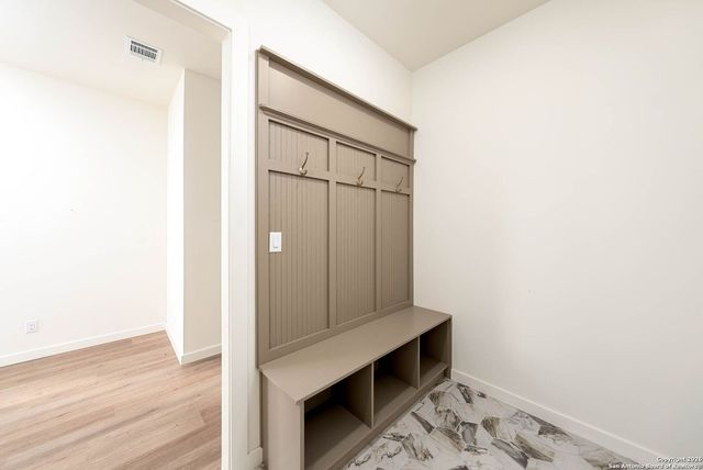 1947 W French Pl, San Antonio, TX 78201