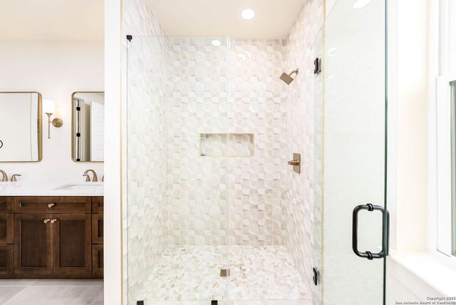 1947 W French Pl, San Antonio, TX 78201