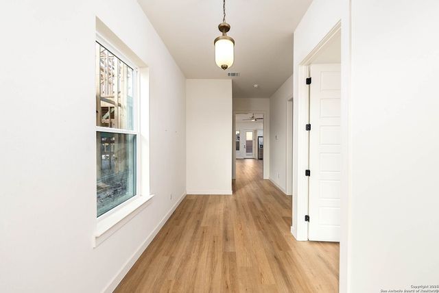 1947 W French Pl, San Antonio, TX 78201