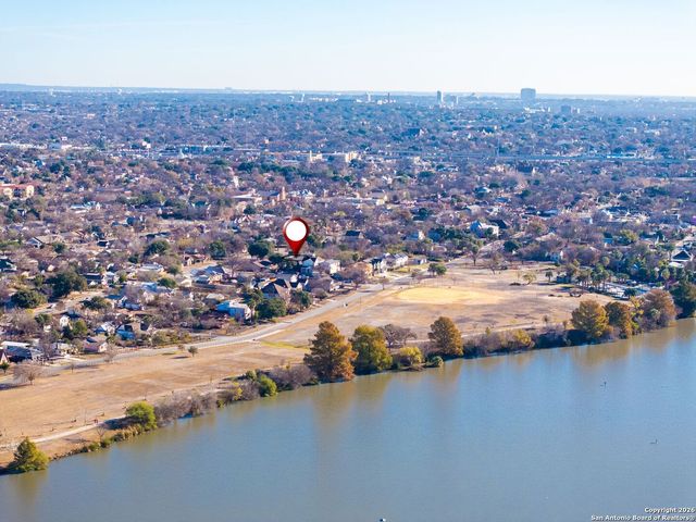 1947 W French Pl, San Antonio, TX 78201