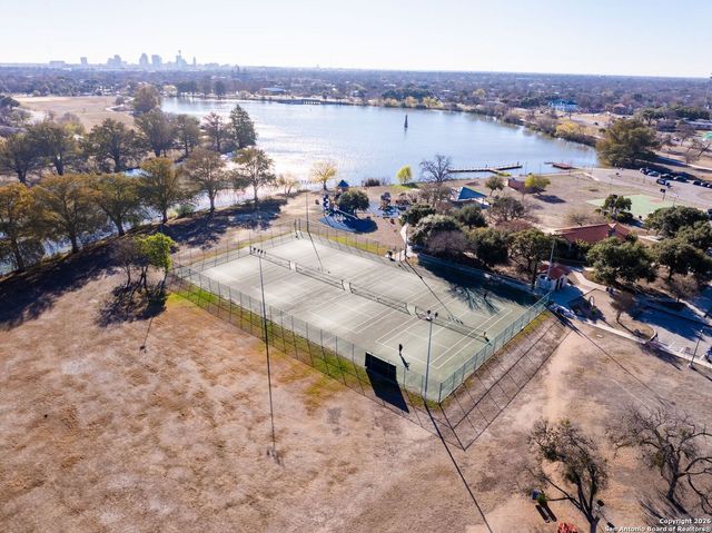 1947 W French Pl, San Antonio, TX 78201