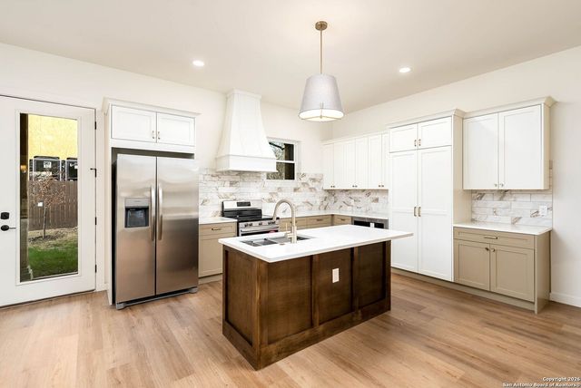 1947 W French Pl, San Antonio, TX 78201