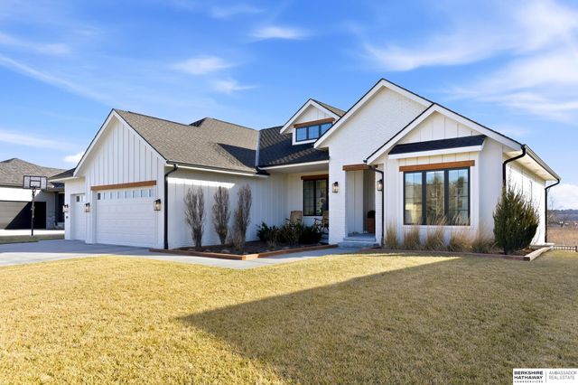 917 S 243rd Street, Waterloo, NE 68069