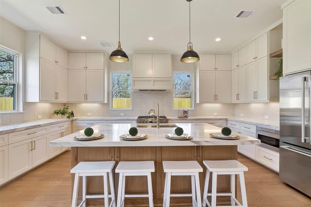 1825 Huge Oaks Street, Houston, TX 77055