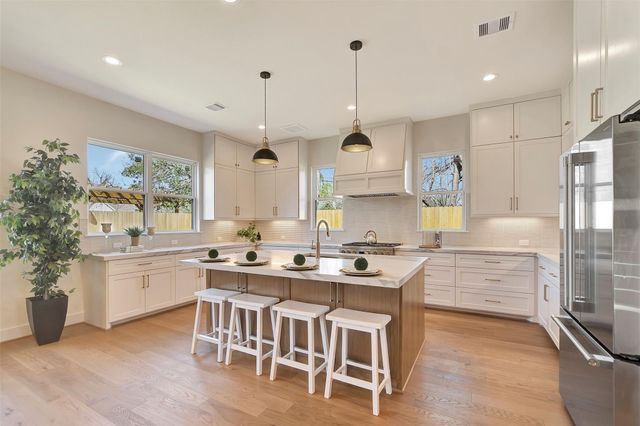 1825 Huge Oaks Street, Houston, TX 77055