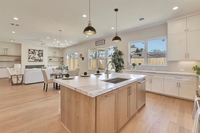 1825 Huge Oaks Street, Houston, TX 77055