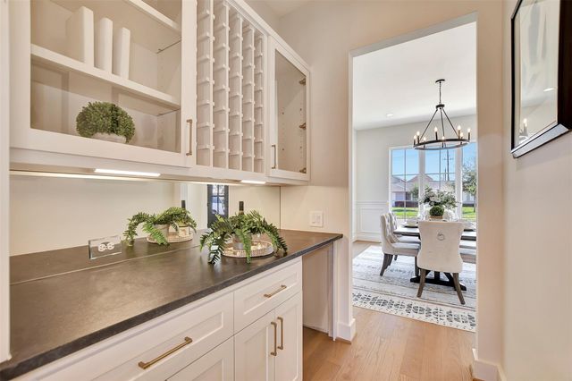 1825 Huge Oaks Street, Houston, TX 77055