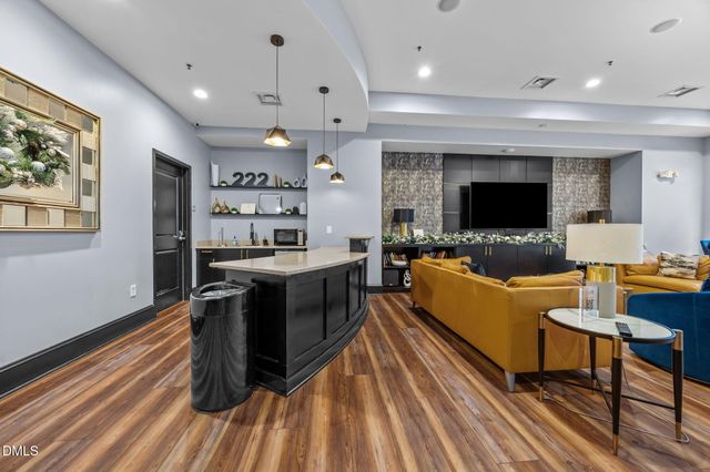 222 Glenwood Avenue 205, Raleigh, NC 27603