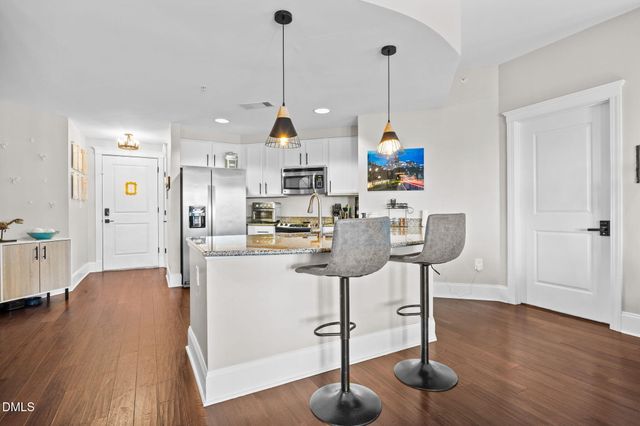 222 Glenwood Avenue 205, Raleigh, NC 27603