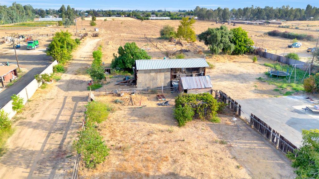 Image 12 of property listing at 6674 W Mckinley Avenue, Fresno, CA 93723