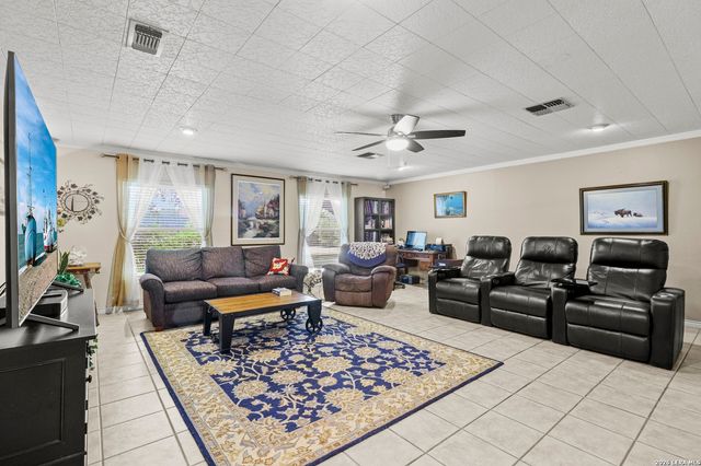 9477 WINDWOOD DR, Boerne, TX 78006