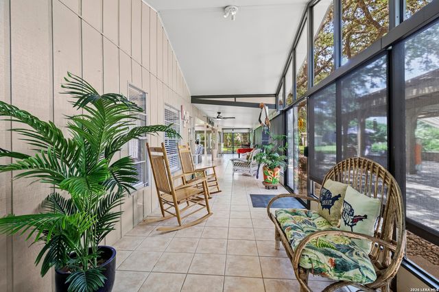 9477 WINDWOOD DR, Boerne, TX 78006