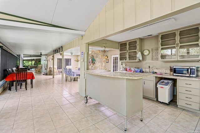 9477 WINDWOOD DR, Boerne, TX 78006