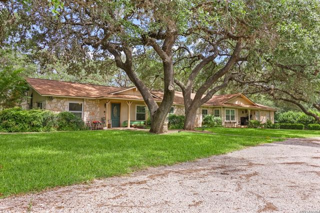 9477 WINDWOOD DR, Boerne, TX 78006