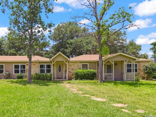 9477 WINDWOOD DR, Boerne, TX 78006