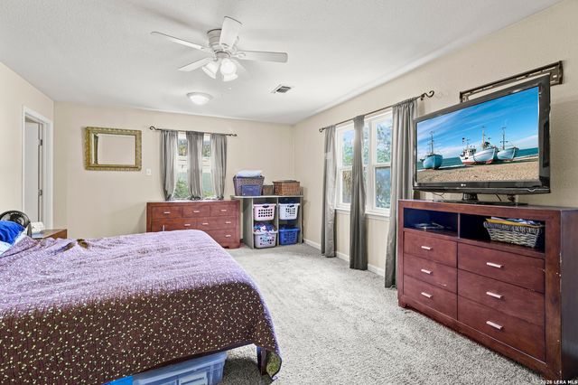 9477 WINDWOOD DR, Boerne, TX 78006