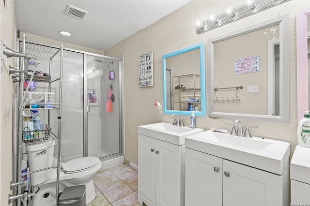 9477 WINDWOOD DR, Boerne, TX 78006