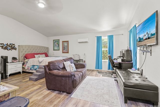 9477 WINDWOOD DR, Boerne, TX 78006