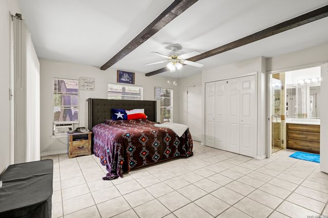9477 WINDWOOD DR, Boerne, TX 78006