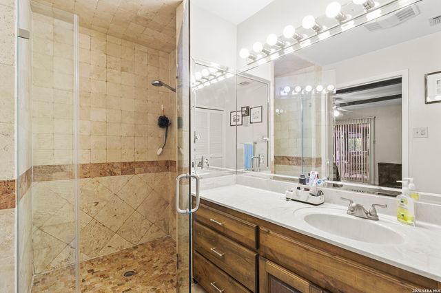 9477 WINDWOOD DR, Boerne, TX 78006