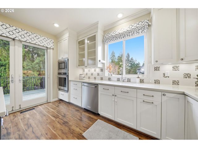 1704 Ne 158TH Cir, Vancouver, WA 98686