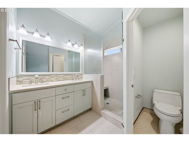 1704 Ne 158TH Cir, Vancouver, WA 98686