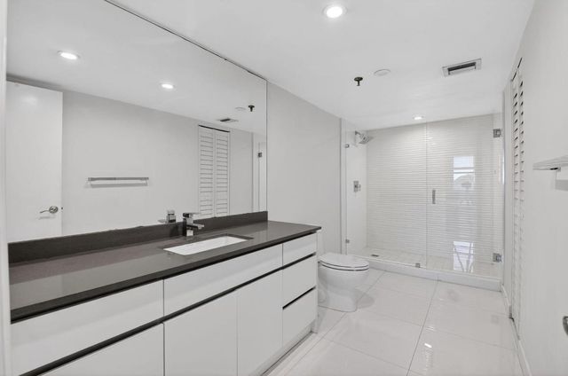 5280 NW 2nd Ave Ph-17, Boca Raton, FL 33487