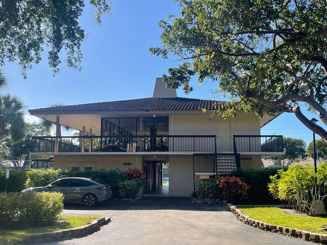 5280 NW 2nd Ave Ph-17, Boca Raton, FL 33487