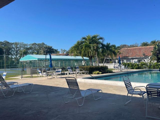 5280 NW 2nd Ave Ph-17, Boca Raton, FL 33487