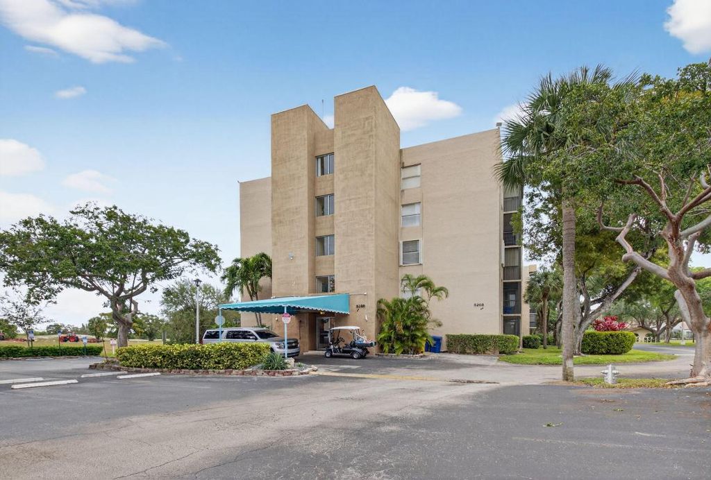 5280 NW 2nd Ave Ph-17, Boca Raton, FL 33487