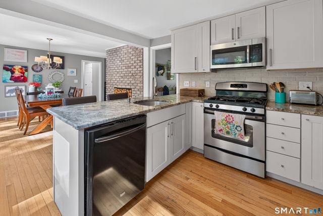 87 Chevas Road, Avon, CT 06001