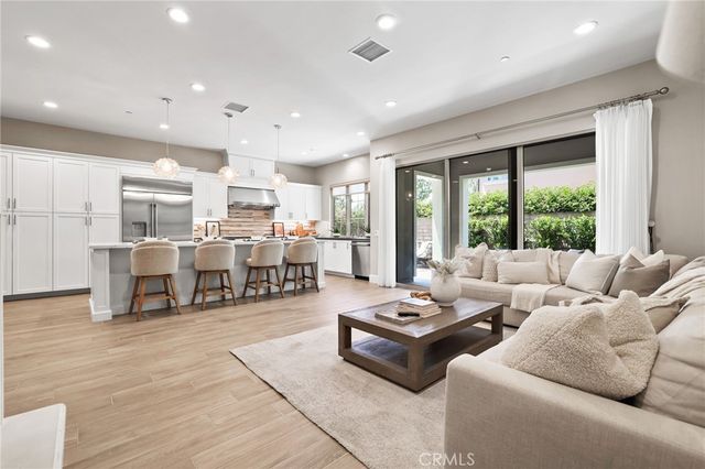 63 Pedigree, Irvine, CA 92602
