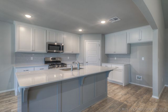 3710 S 13th Place, Broken Arrow, OK 74011