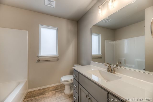 3710 S 13th Place, Broken Arrow, OK 74011
