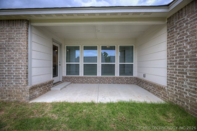 3710 S 13th Place, Broken Arrow, OK 74011