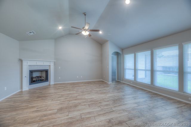 3710 S 13th Place, Broken Arrow, OK 74011