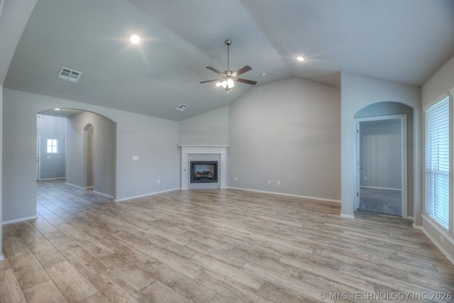 3710 S 13th Place, Broken Arrow, OK 74011