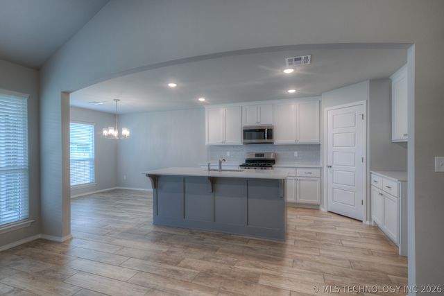 3710 S 13th Place, Broken Arrow, OK 74011