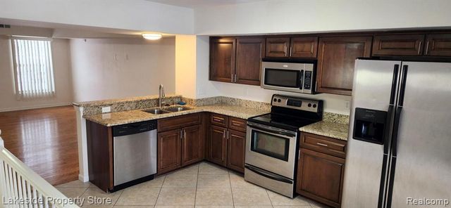 14102 Lakeside Boulevard, Shelby Twp, MI 48315