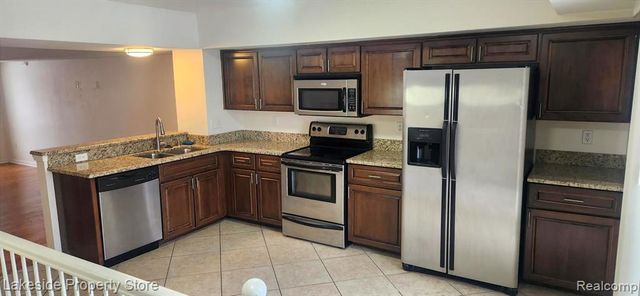 14102 Lakeside Boulevard, Shelby Twp, MI 48315