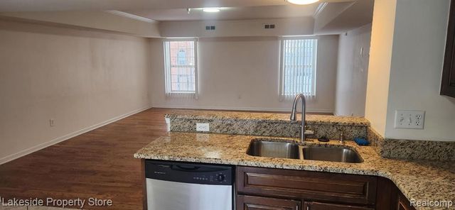 14102 Lakeside Boulevard, Shelby Twp, MI 48315