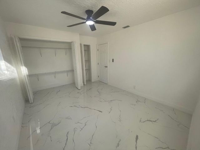 3290 NW 39th Street, Lauderdale Lakes, FL 33309