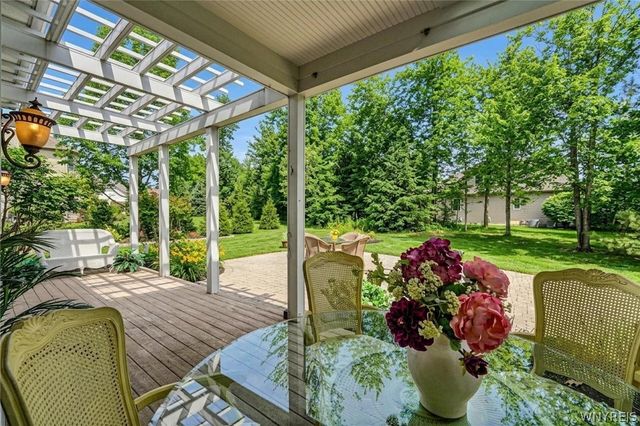 35 Birdsong Parkway, Orchard Park, NY 14127