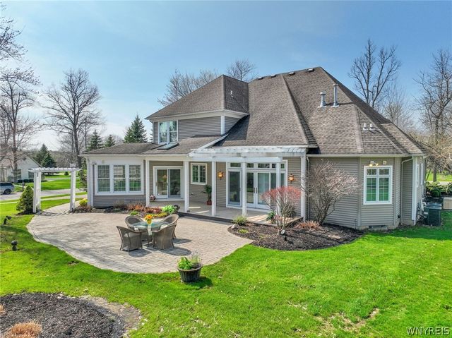 35 Birdsong Parkway, Orchard Park, NY 14127