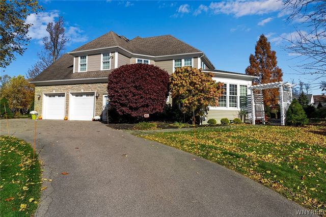 35 Birdsong Parkway, Orchard Park, NY 14127