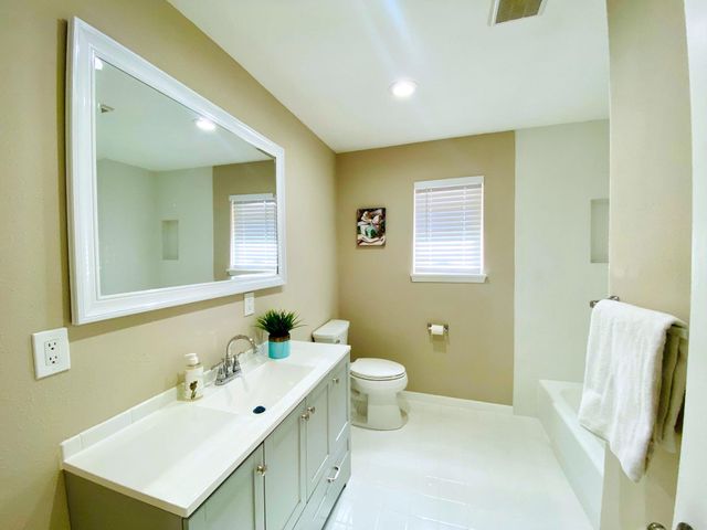 6554 Ascot Lane, Dallas, TX 75214