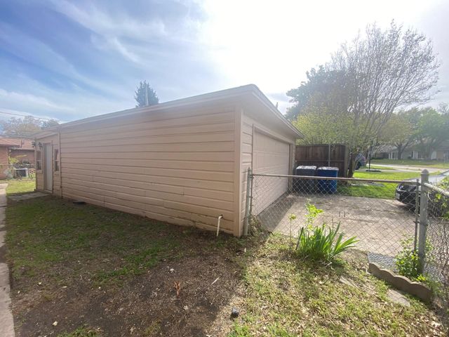 6554 Ascot Lane, Dallas, TX 75214