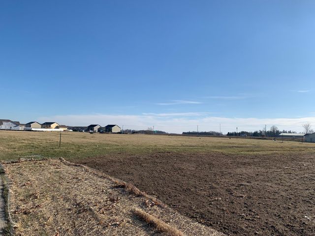 725 Escalade Lane SE, Owatonna, MN 55060